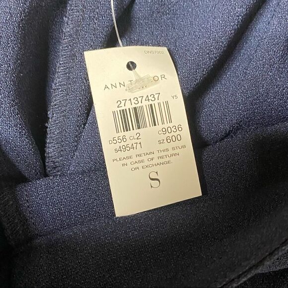 Ann Taylor Factory | Navy Capri Pants - Picture 3 of 7